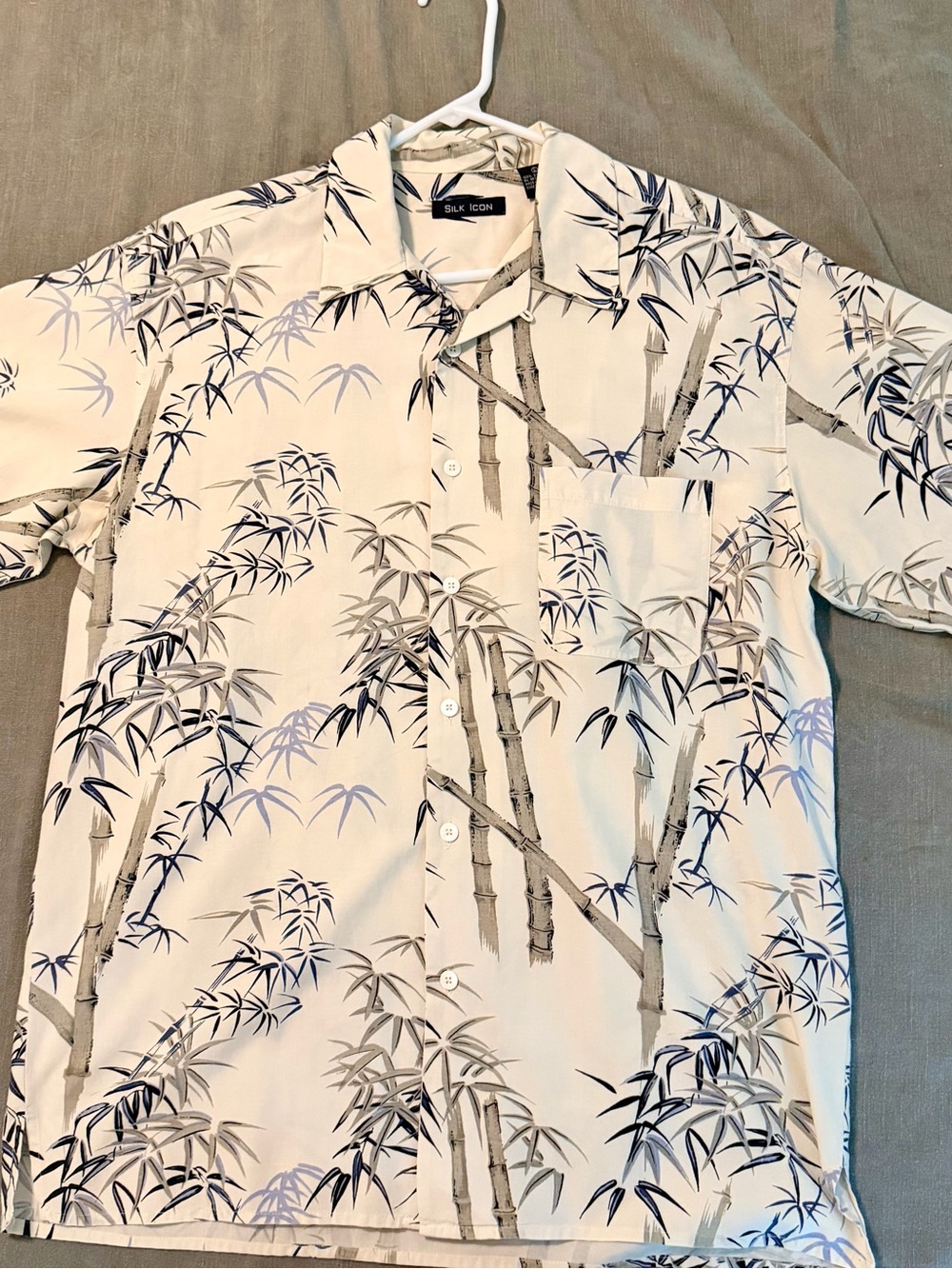 Silk Icon Large Men’s Bamboo Print Button-Up Shirt - Cream/Blue